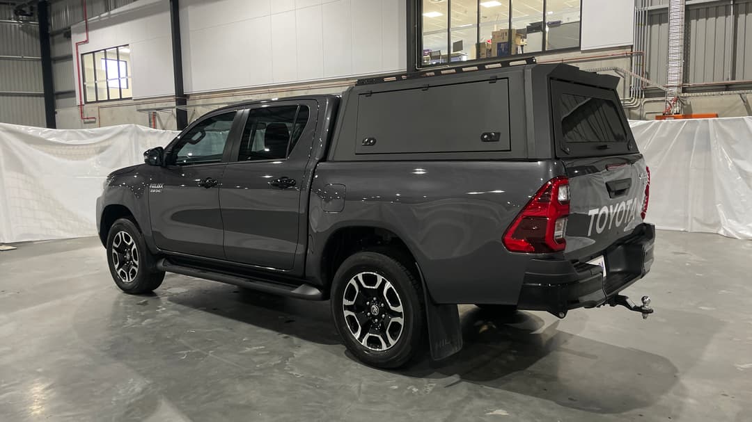 2024 Toyota Hilux Sr5 (4x4), Automatic, 27715 km, Left Back Diagonal (45- Degree) View