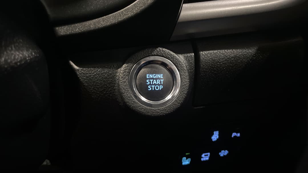 2024 Toyota Hilux Sr5 (4x4), Automatic, 27715 km, Keyless / Button Start