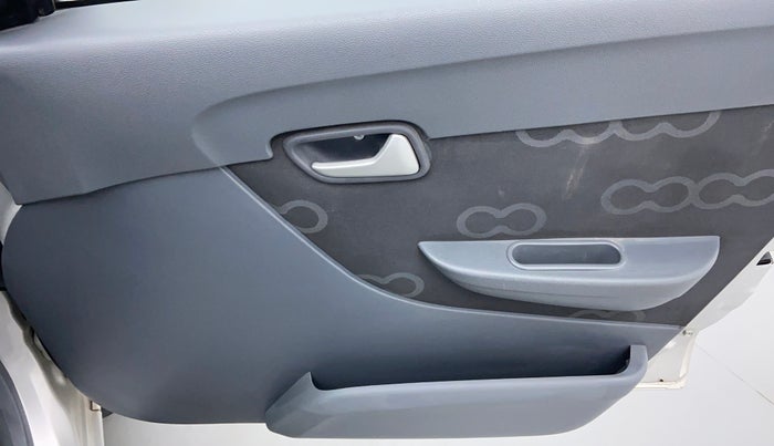 2014 Maruti Alto 800 LXI, Petrol, Manual, 9,653 km, Driver Side Door Panel Controls