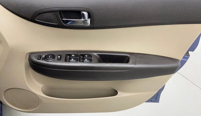 2012 Hyundai i20 SPORTZ 1.2 VTVT, Petrol, Manual, 57,737 km, Driver Side Door Panels Control