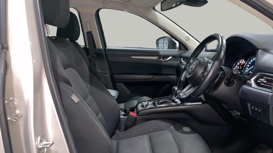 2024 Mazda CX-5 G25 Maxx Sport (FWD), Automatic, 52815 km, Right Side Front Door Cabin View
