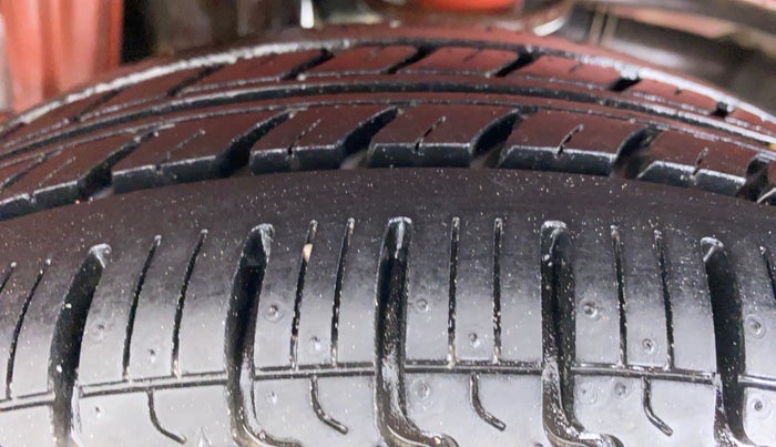 2014 Maruti Alto K10 VXI P, Petrol, Manual, 64,124 km, Left Rear Tyre Tread