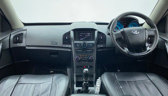 2018 Mahindra XUV500 W5 FWD, Diesel, Manual, 60,096 km, Dashboard