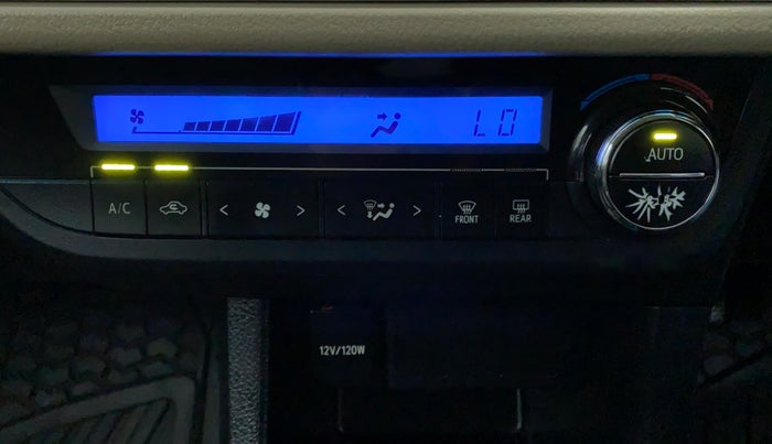2016 Toyota Corolla Altis G, Petrol, Manual, 38,119 km, Automatic Climate Control