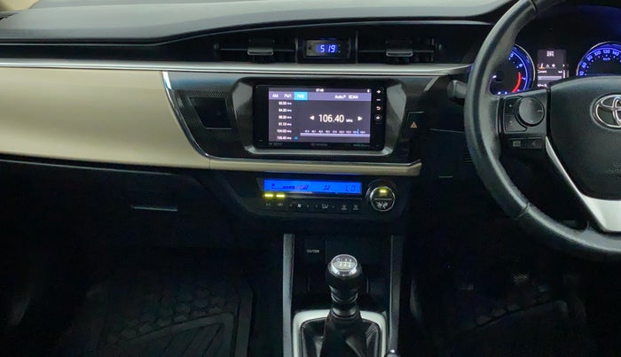 2016 Toyota Corolla Altis G, Petrol, Manual, 38,119 km, Air Conditioner