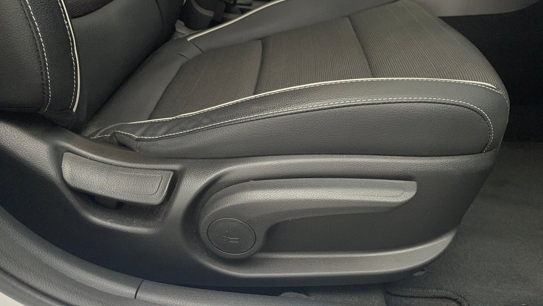 2019 Kia Rio Gt-line, Automatic, 15822 km, Drivers Side Adjustment Panel