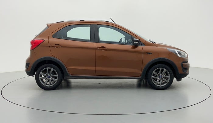 2018 Ford FREESTYLE TITANIUM 1.5 TDCI, Diesel, Manual, 35,079 km, Right Side View