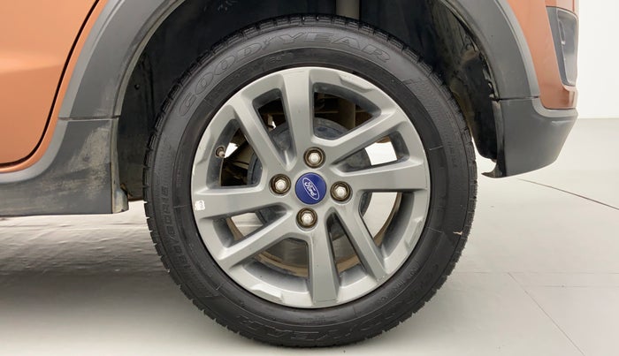 2018 Ford FREESTYLE TITANIUM 1.5 TDCI, Diesel, Manual, 35,079 km, Left Rear Wheel