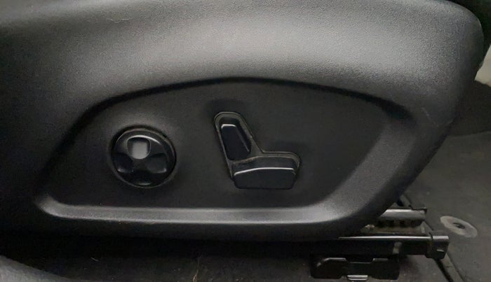 2019 Jeep Compass LIMITED PLUS PETROL AT, Petrol, Automatic, 37,628 km, Driver Side Adjustment Panel