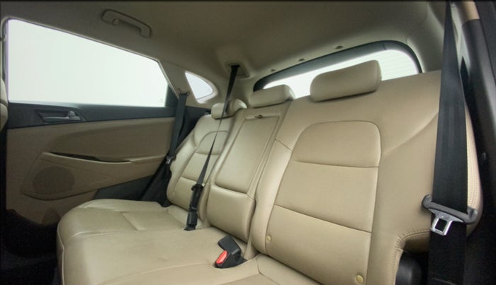 2016 Hyundai Tucson GLS 2WD AT DIESEL, Diesel, Automatic, 40,898 km, Right Side Rear Door Cabin