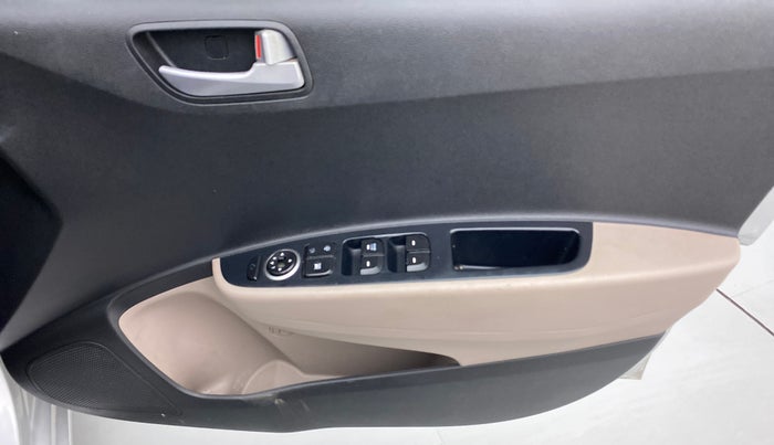 2017 Hyundai Grand i10 SPORTZ (O) 1.2 AT VTVT, Petrol, Automatic, 65,281 km, Driver Side Door Panels Control