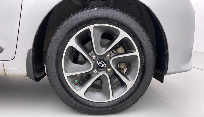 2017 Hyundai Grand i10 SPORTZ (O) 1.2 AT VTVT, Petrol, Automatic, 65,281 km, Right Front Wheel