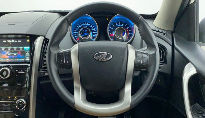 2018 Mahindra XUV500 W11 AT, Diesel, Automatic, 49,286 km, Steering Wheel Close Up