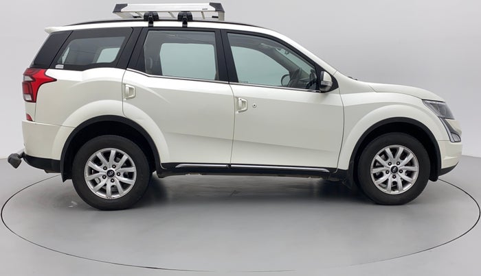 2018 Mahindra XUV500 W11 AT, Diesel, Automatic, 49,286 km, Right Side View