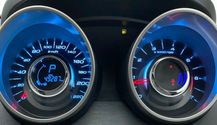 2018 Mahindra XUV500 W11 AT, Diesel, Automatic, 49,286 km, Odometer Image