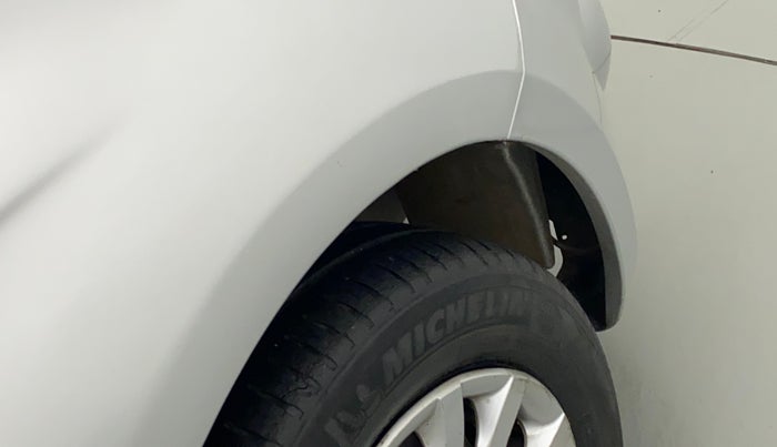 2012 Hyundai i20 MAGNA (O) 1.2, Petrol, Manual, 44,111 km, Right fender - Lining loose