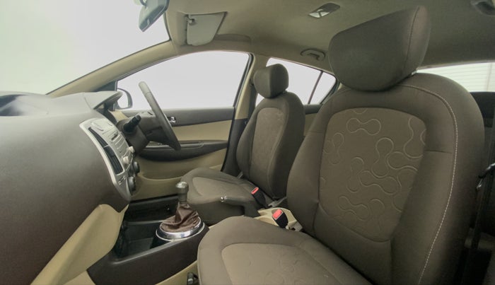 2012 Hyundai i20 MAGNA (O) 1.2, Petrol, Manual, 44,111 km, Right Side Front Door Cabin