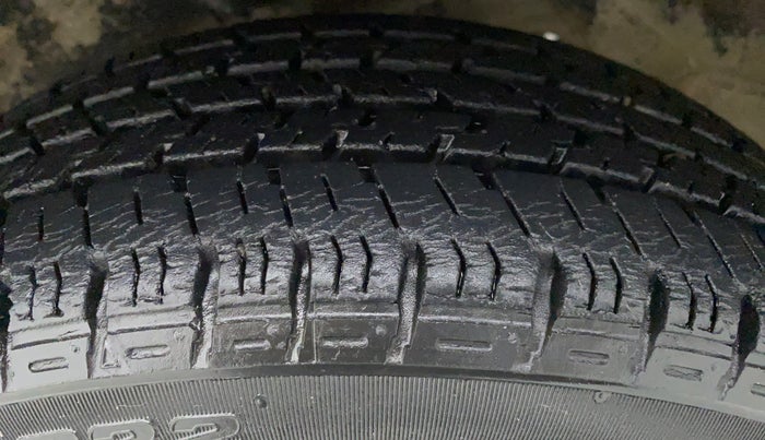 2011 Maruti Alto K10 LXI P, Petrol, Manual, 17,186 km, Left Front Tyre Tread