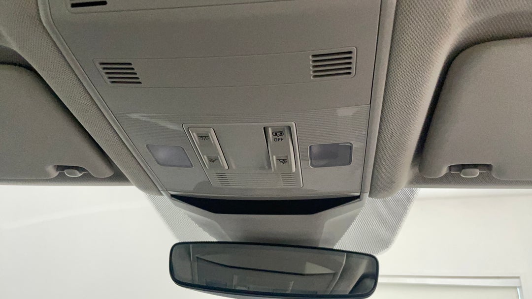 On-Roof Controls/Sunglass holder