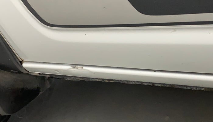2019 Renault Kwid RXT 1.0 AMT (O), Petrol, Automatic, 19,877 km, Left running board - Minor scratches
