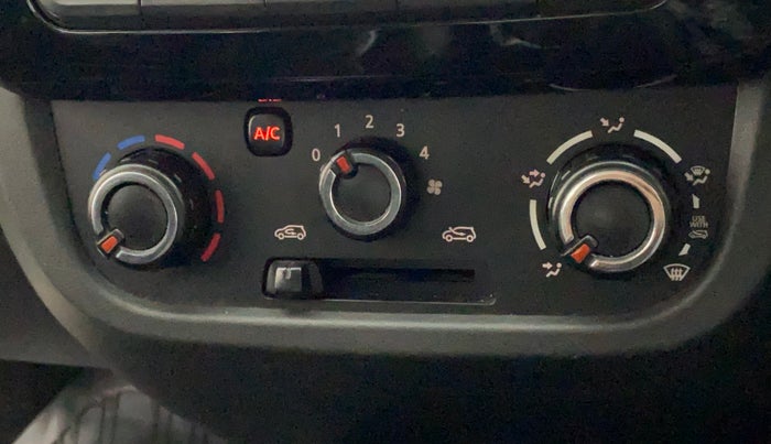 2019 Renault Kwid RXT 1.0 AMT (O), Petrol, Automatic, 19,877 km, Dashboard - Air Re-circulation knob is not working