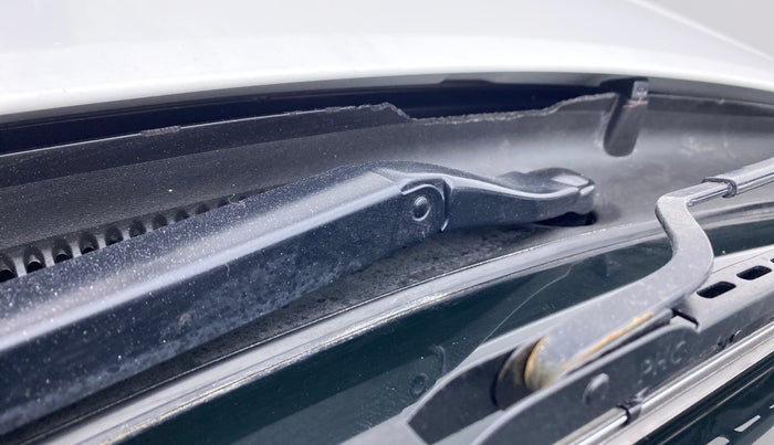 2019 Hyundai Elite i20 1.2 SPORTS PLUS VTVT, Petrol, Manual, 82,667 km, Bonnet (hood) - Cowl vent panel has minor damage