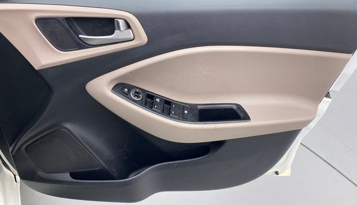2019 Hyundai Elite i20 1.2 SPORTS PLUS VTVT, Petrol, Manual, 82,667 km, Driver Side Door Panels Control