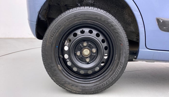 2013 Maruti Wagon R 1.0 VXI, Petrol, Manual, 62,438 km, Right Rear Wheel