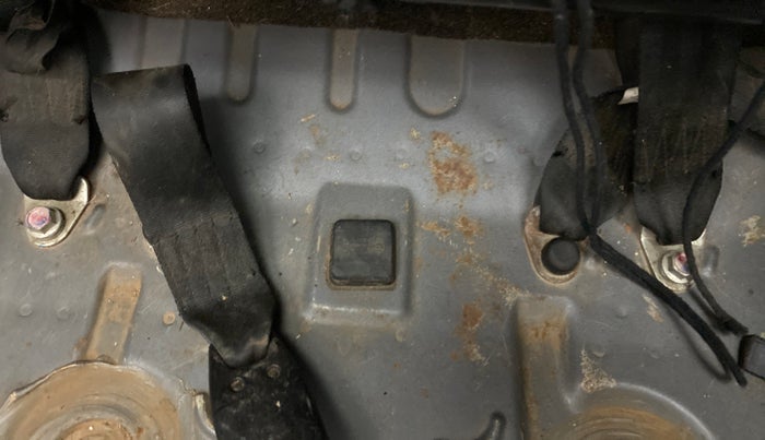 2013 Maruti Wagon R 1.0 VXI, Petrol, Manual, 62,438 km, Boot floor - Slight discoloration