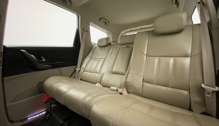 2017 Mahindra XUV500 W10 AT, Diesel, Automatic, 80,138 km, Reclining Back Row Seats
