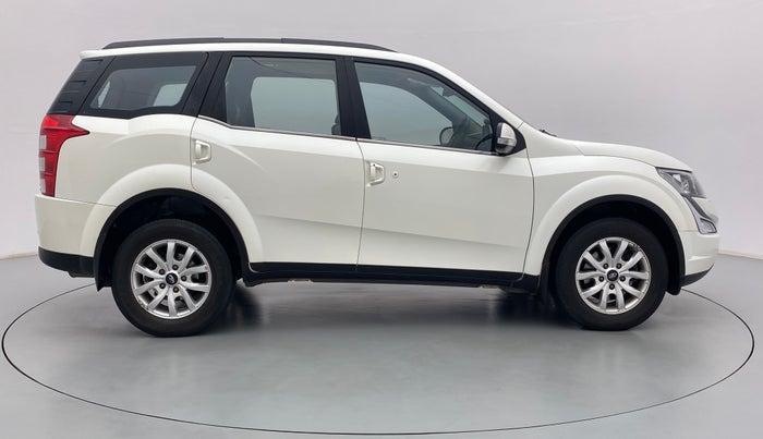 2017 Mahindra XUV500 W10 AT, Diesel, Automatic, 80,138 km, Right Side View