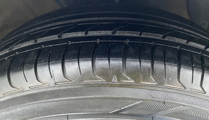 2020 Hyundai AURA S CNG, CNG, Manual, 52,232 km, Right Front Tyre Tread
