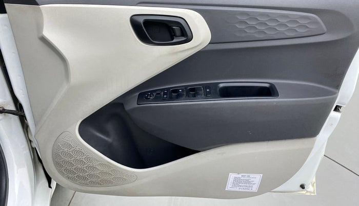 2020 Hyundai AURA S CNG, CNG, Manual, 52,232 km, Driver Side Door Panels Control