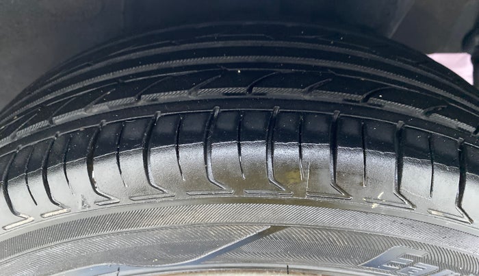 2020 Hyundai AURA S CNG, CNG, Manual, 52,232 km, Left Rear Tyre Tread
