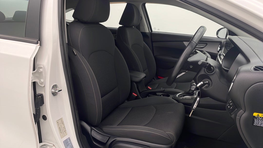 2019 Kia Cerato S, Automatic, 56847 km, Right Side Front Door Cabin View