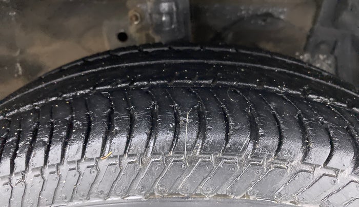 2016 Maruti Swift Dzire VXI (O), Petrol, Manual, 31,708 km, Right Front Tyre Tread