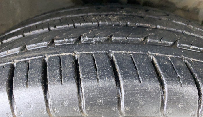 2016 Hyundai Creta 1.6 S, Petrol, Manual, 68,906 km, Right Front Tyre Tread