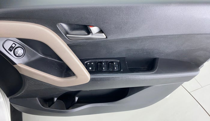 2016 Hyundai Creta 1.6 S, Petrol, Manual, 68,906 km, Driver Side Door Panels Control