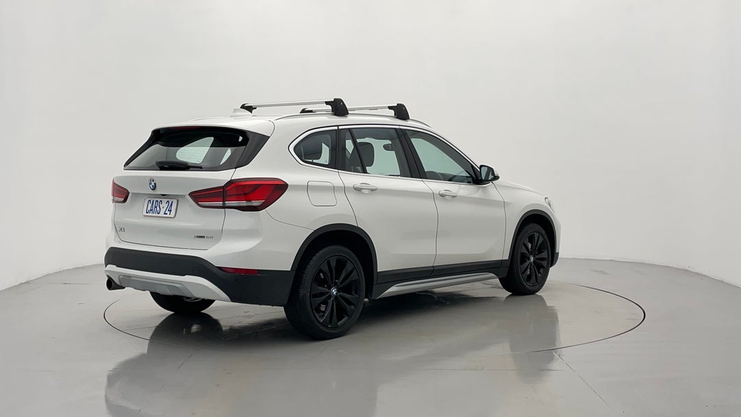 Right Back Diagonal (45- Degree) View