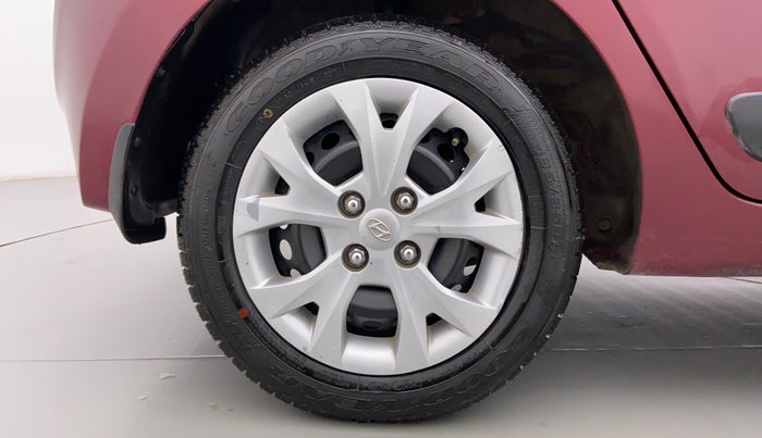 2016 Hyundai Grand i10 SPORTZ 1.2 KAPPA VTVT, Petrol, Manual, 64,041 km, Right Rear Wheel