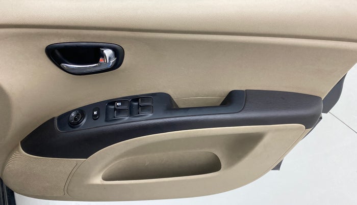 2011 Hyundai i10 SPORTZ 1.2, Petrol, Manual, 47,973 km, Driver Side Door Panels Control