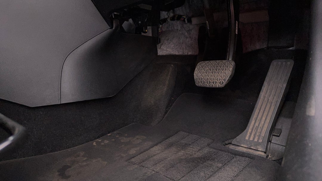 2019 Mazda 2 Maxx (5yr), Automatic, 57040 km, Pedals and Footmat