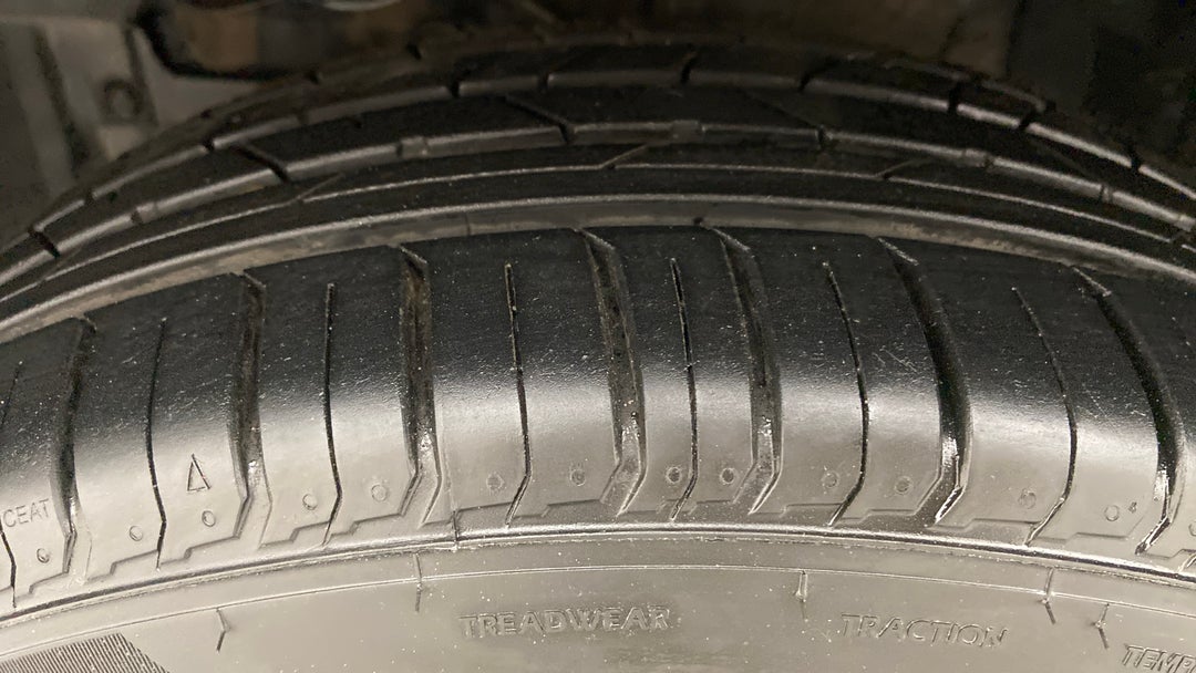 Left Front Tyre Tread