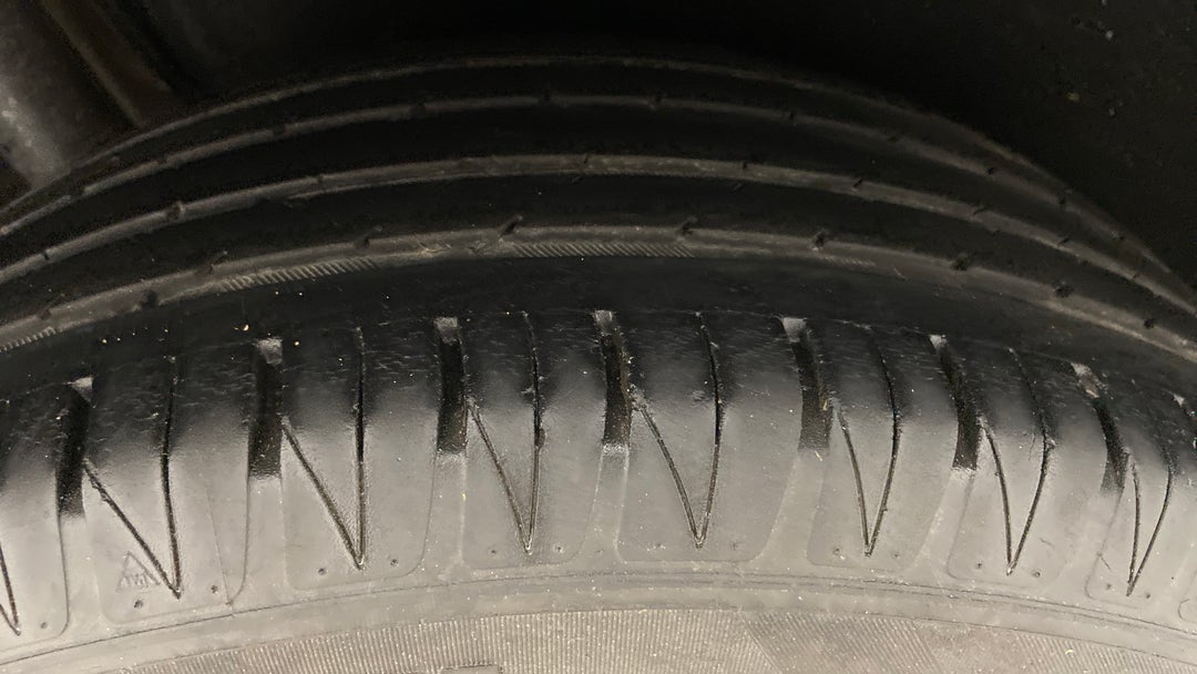 Right Rear Tyre Tread