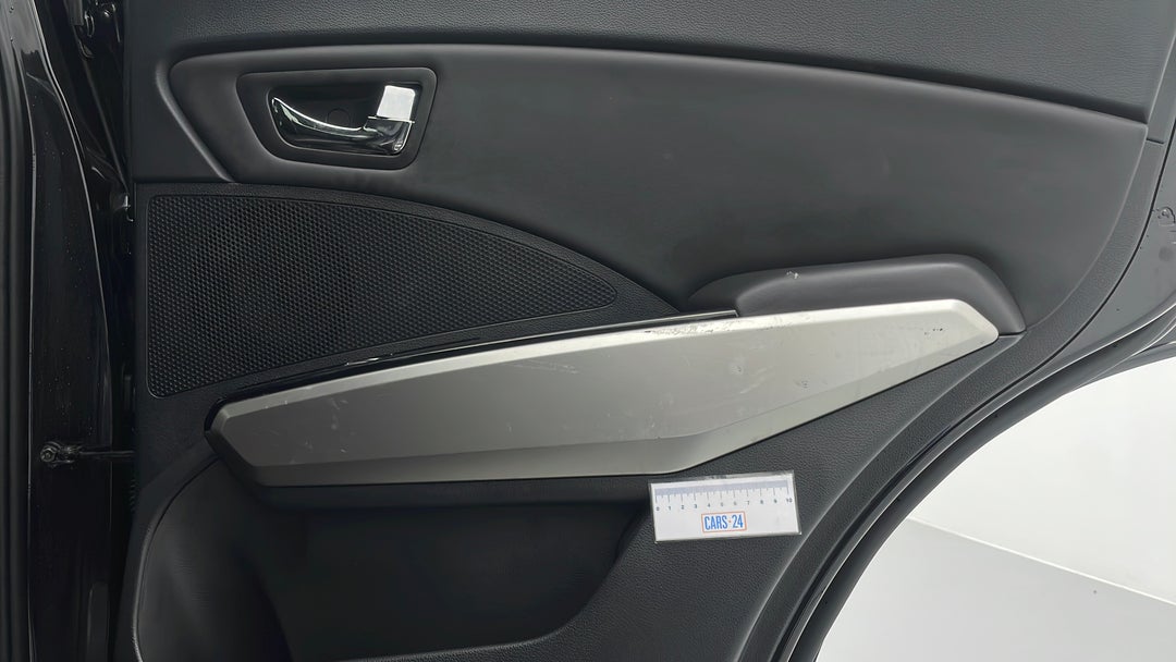 Doors Rear RHS Scratch