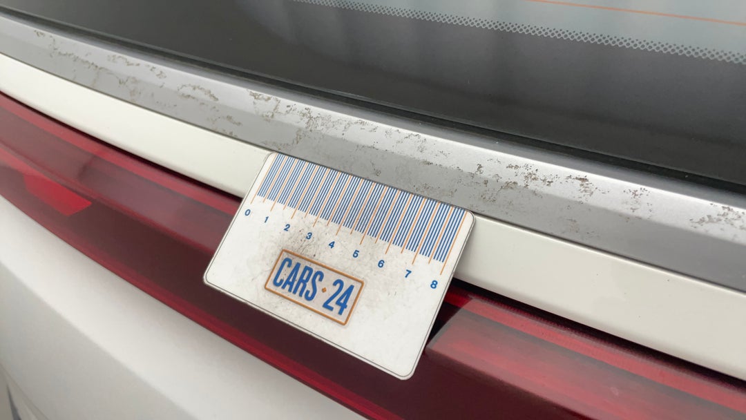 2024 Kia Carnival S, Automatic, 41603 km, Boot / Tailgate Tailgate Scratch