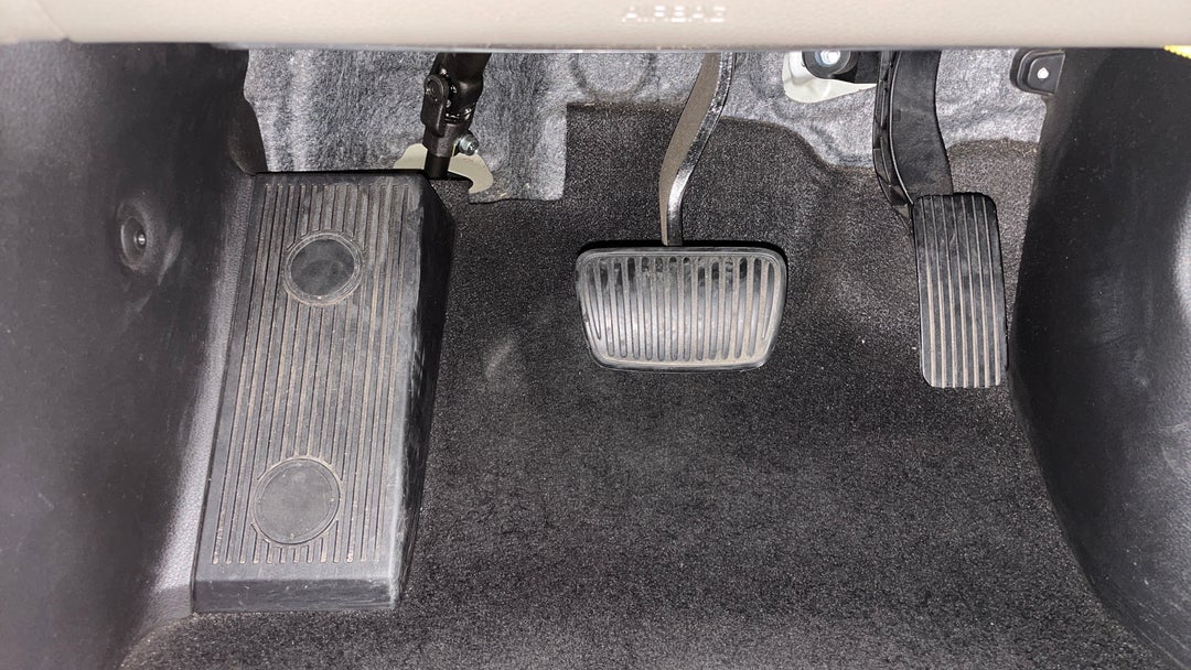 2024 Kia Carnival S, Automatic, 41603 km, Pedals and Footmat