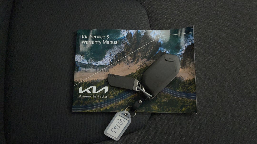 2024 Kia Carnival S, Automatic, 41603 km, Key Close-up