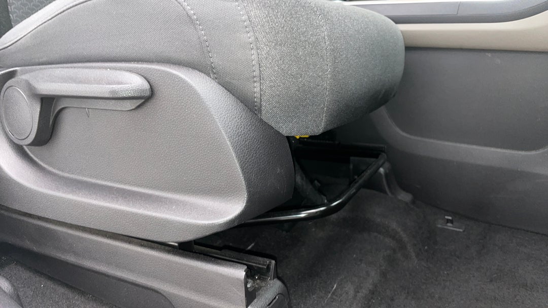 2024 Kia Carnival S, Automatic, 41603 km, Drivers Side Adjustment Panel