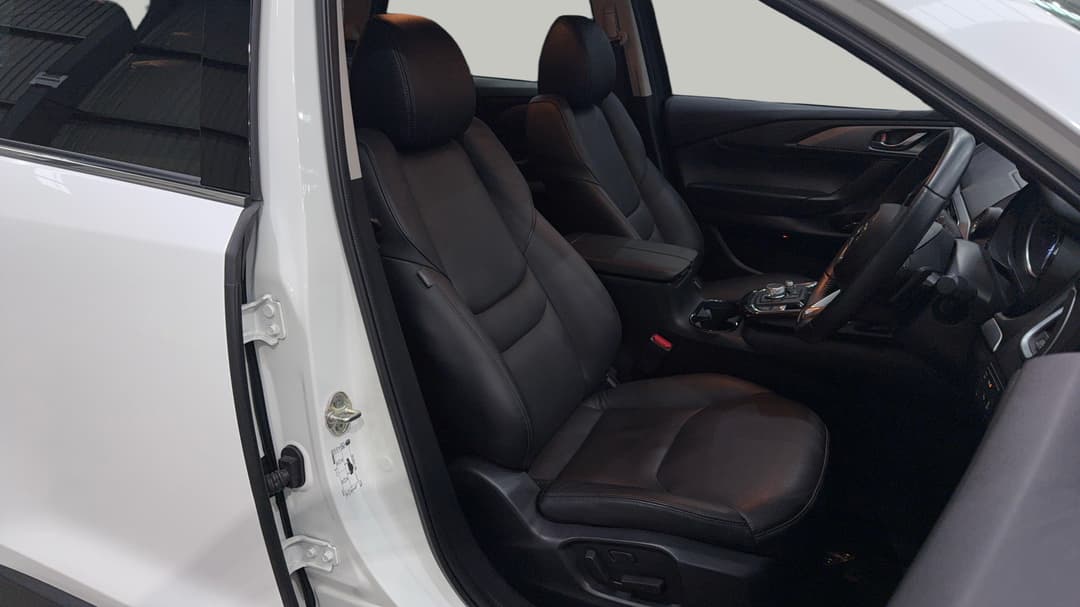 2022 Mazda CX-9 Touring (AWD), Automatic, 37801 km, Right Side Front Door Cabin View